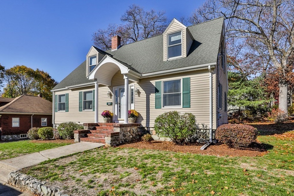 17 Gladstone St, Wakefield, MA 01880 - photo 1