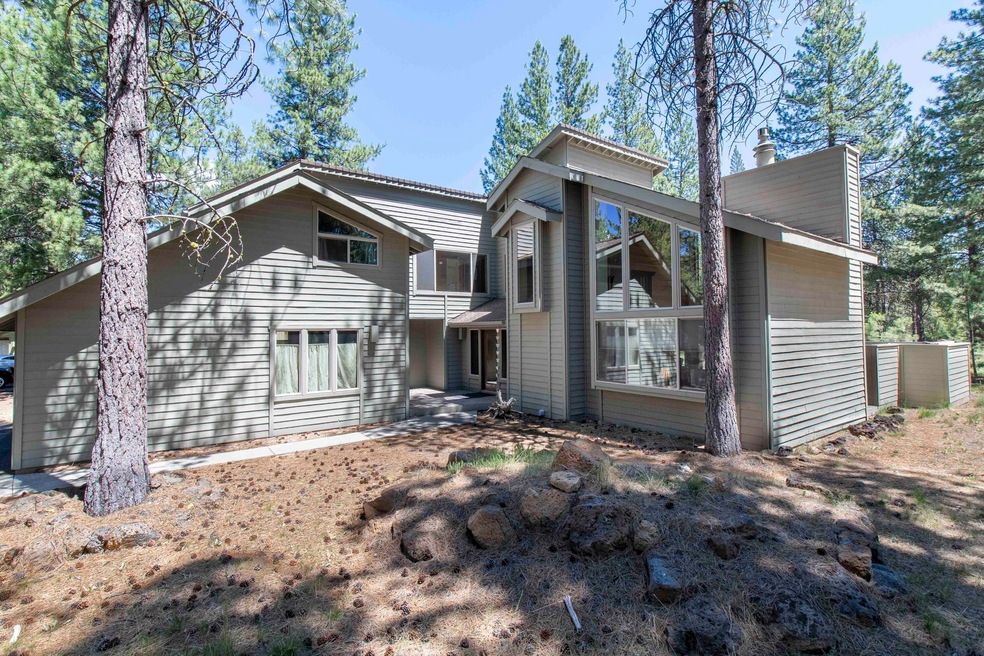 17959 Awbrey Ln unit 6, Sunriver, OR 97707 - photo 1