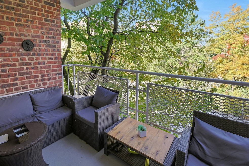 601 Kappock St unit 3-C, Bronx, NY 10463 - photo 1