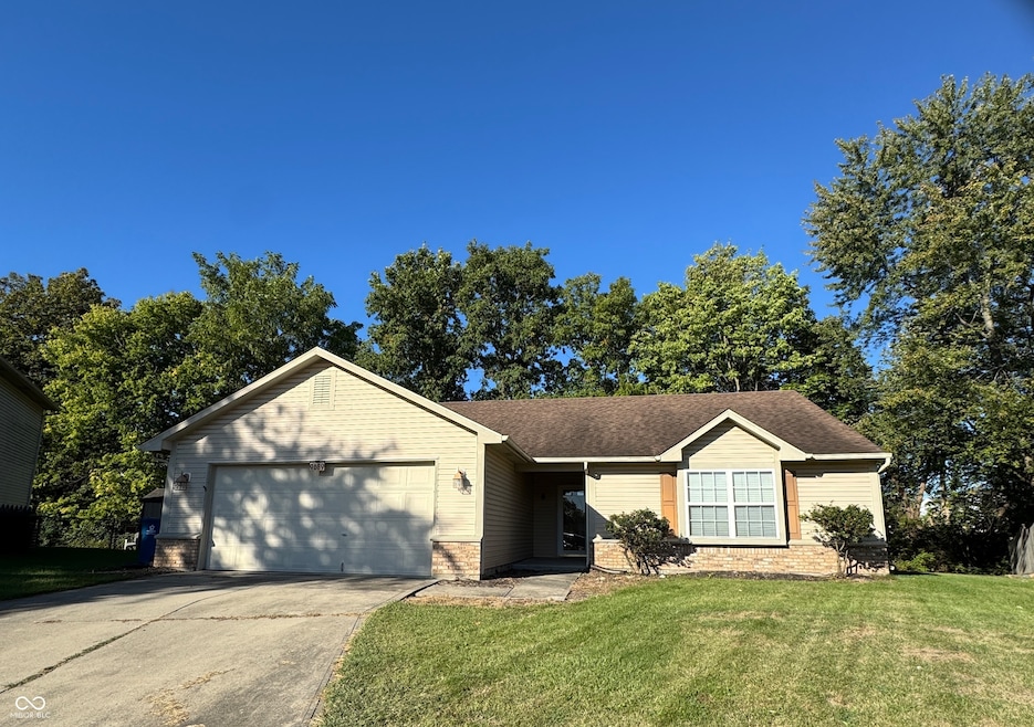 9689 Barrhill Ct, Fishers, IN 46038 - photo 1