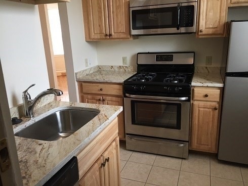 203-205 Winthrop Rd unit 4, Brookline, MA 02445 - photo 1