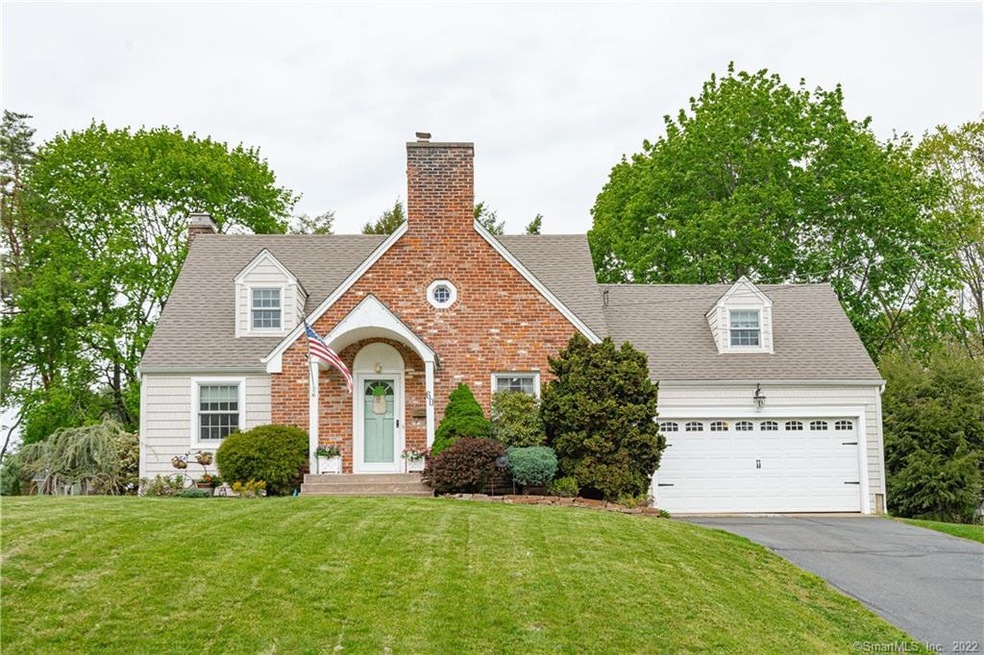 60 Iroquois Rd, West Hartford, CT 06117 - photo 1