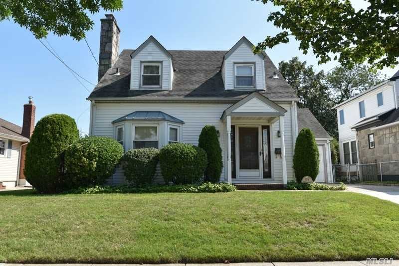 105 Fairfield Ave, Mineola, NY 11501 - photo 1