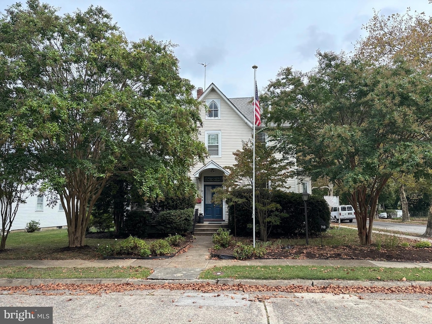 Under Contract $600,000