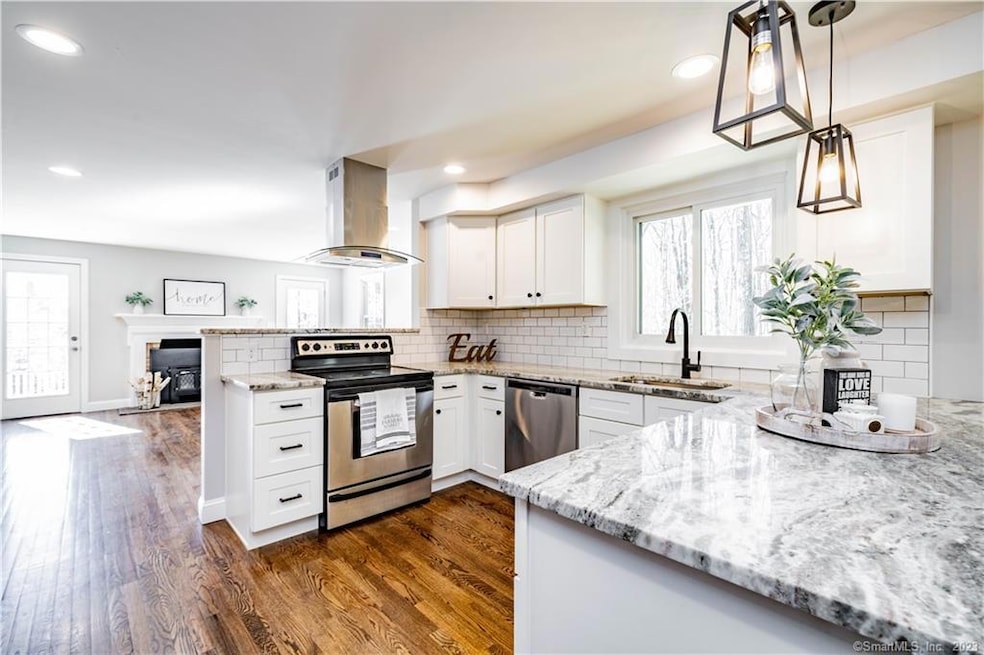 19 Majus Cir, Ellington, CT 06029 - photo 1