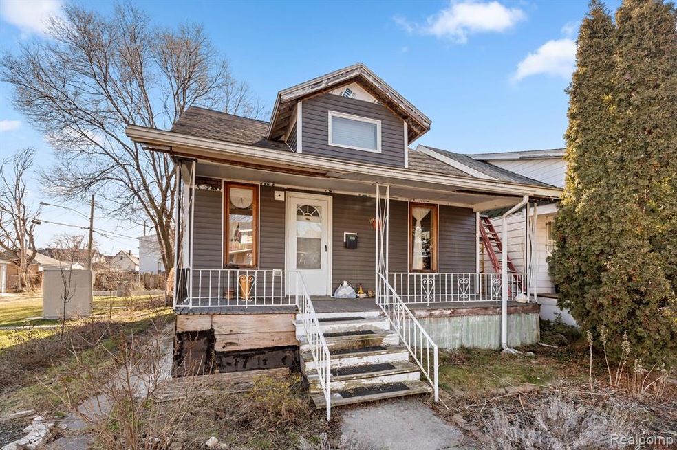 3340 Mclean St, HamtraMcK, MI 48212 - photo 1