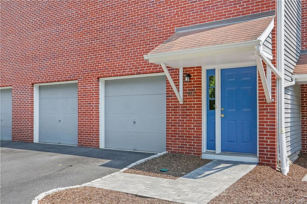 401 Unquowa Rd, Fairfield, CT 06824 - photo 1