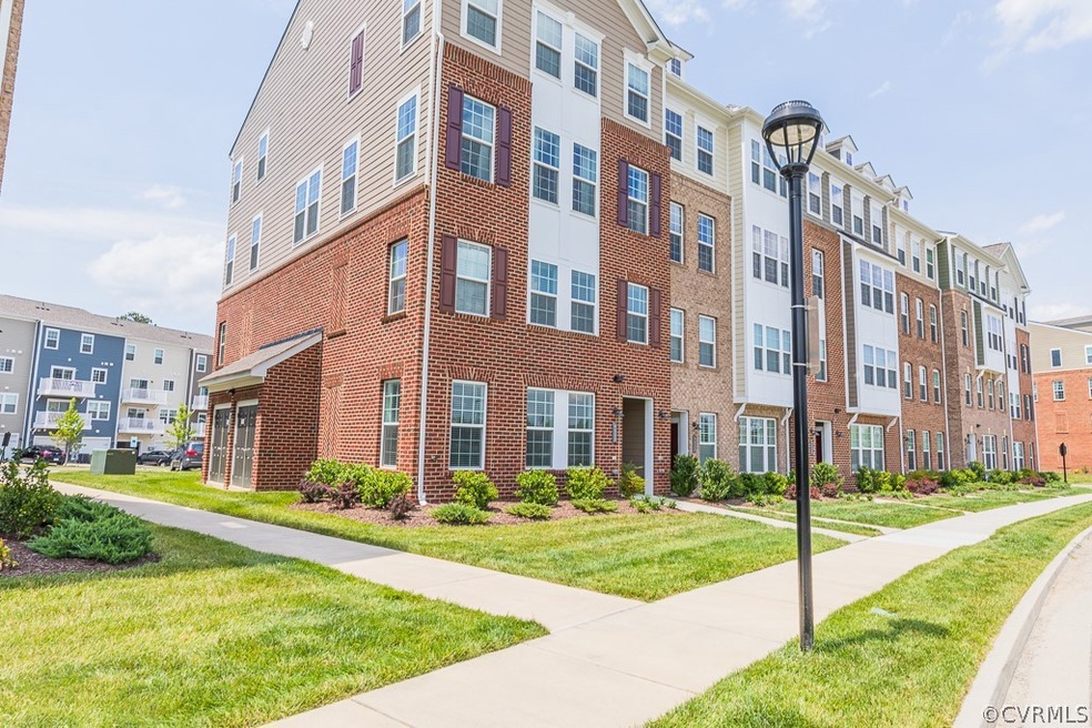 FRONT ELEVATION, ALL BRICK, BOTTOM UNIT