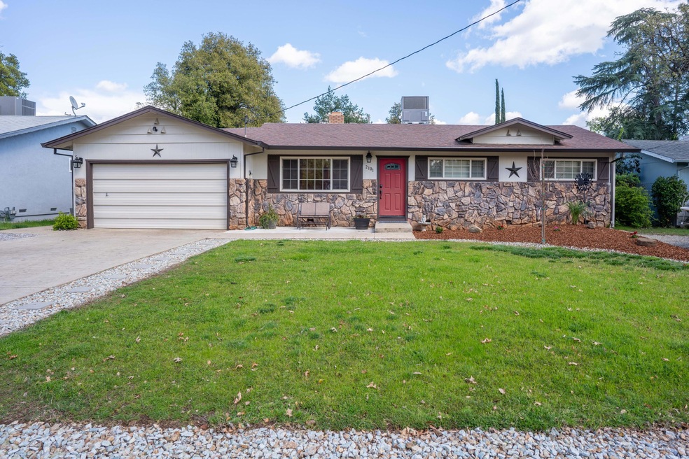 2101 Deerfield Ave, Redding, CA 96002 - photo 1