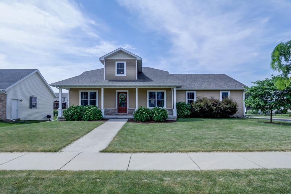 5169 Ninebark Dr, Fitchburg, WI 53711 - photo 1