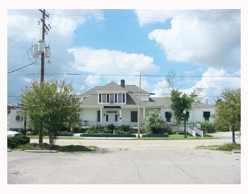 153 Robert St, Slidell, LA 70458 - photo 1