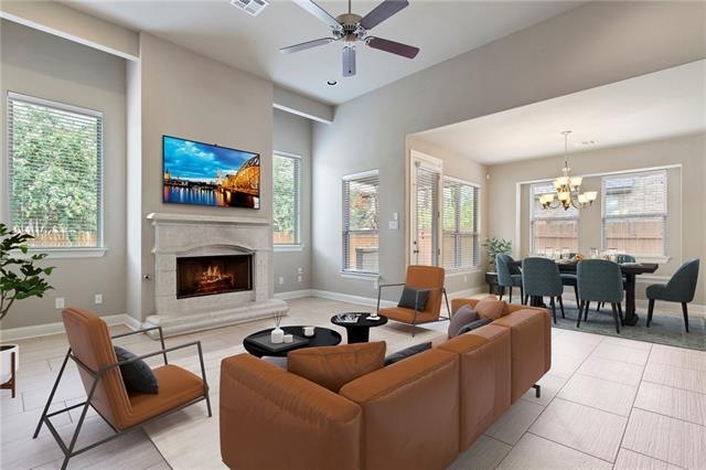 Casual elegance and modern design meets open-conce
