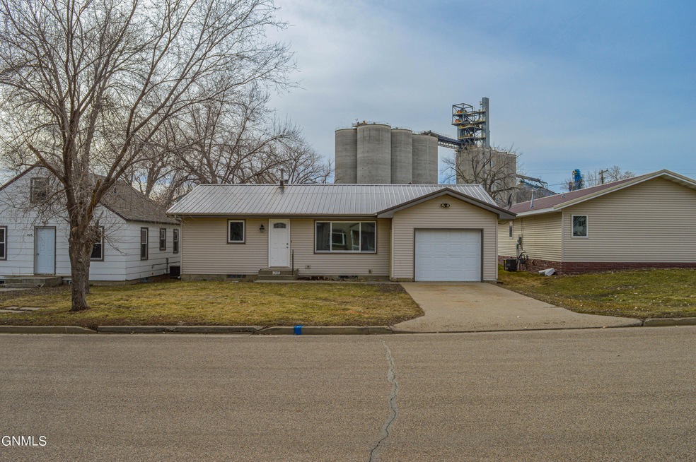 215 2nd St- MLS Size-20