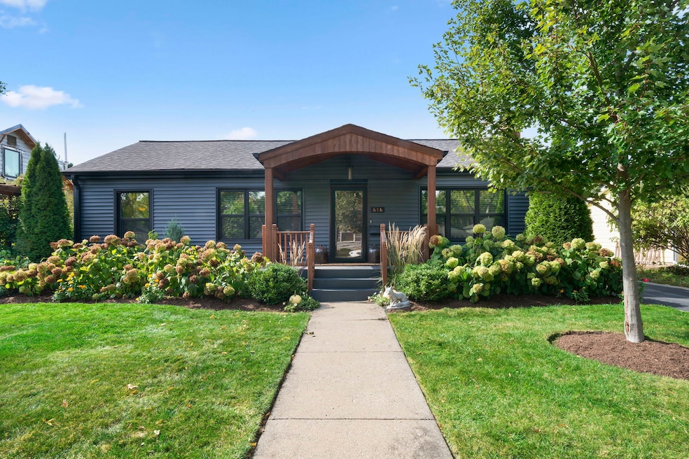 Pending $499,999 • Co-Listing Agent