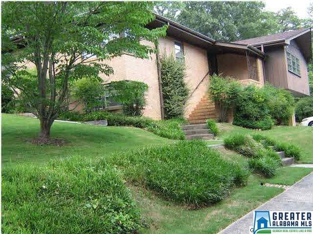 Incredible Vestavia house at the end of the street