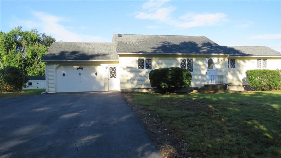 70 Pleasant St, Hooksett, NH 03106 - photo 1
