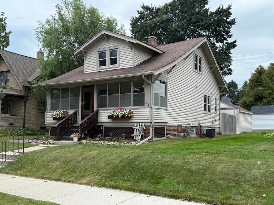 1522 S 17th St, Sheboygan, WI 53081 - photo 1