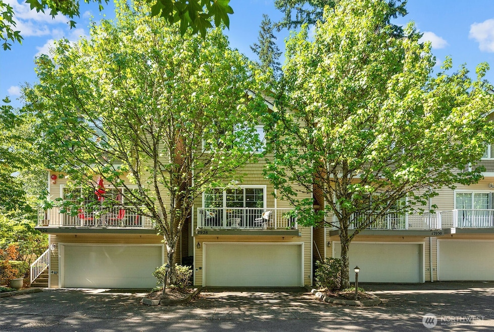 Immaculate 1,630 sq ft turnkey townhome in a private Redmond community