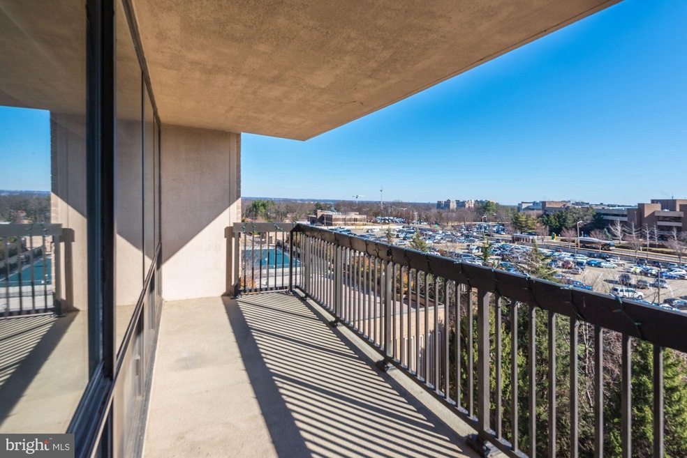 Skyline House unit 615, Baileys Crossroads, VA 22041 - photo 1