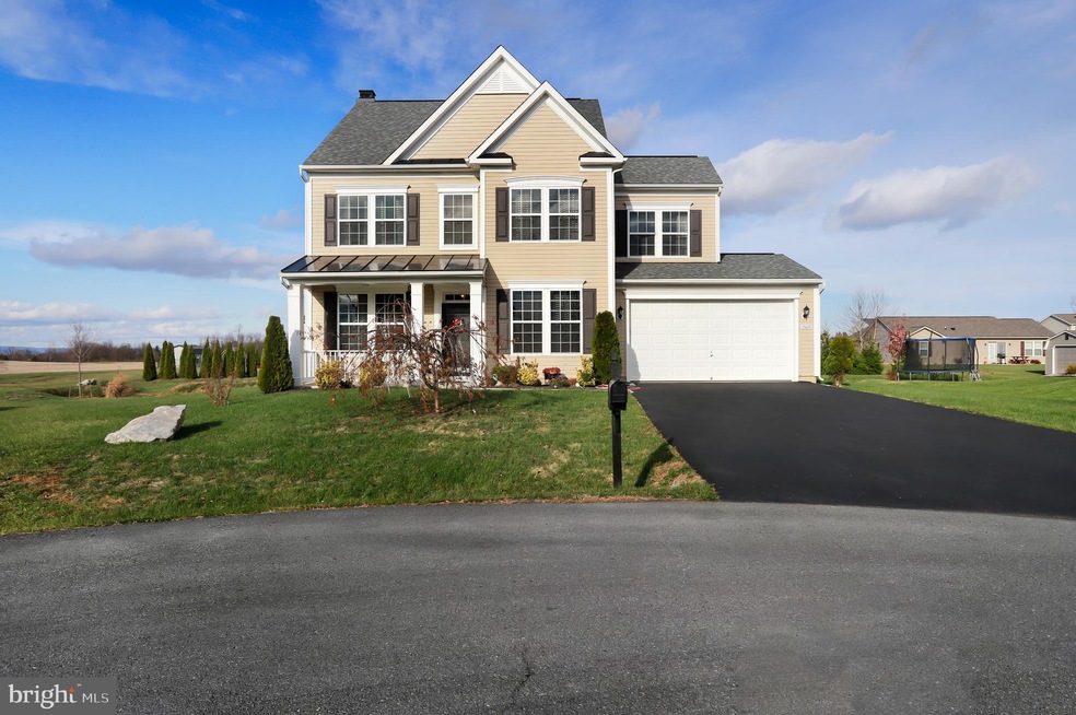 15685 Wedgewood Dr, Greencastle, PA 17225 - photo 1