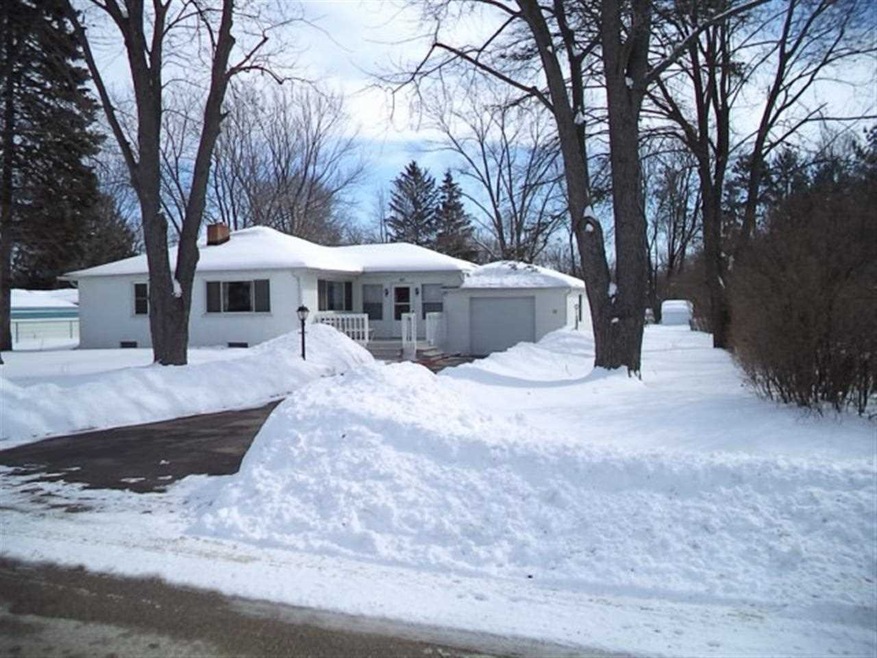 823 W Baxterwood Ln, Janesville, WI 53546 - photo 1