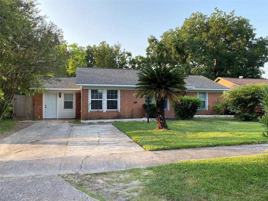 203 E Janisch Rd, Houston, TX 77022 - photo 1
