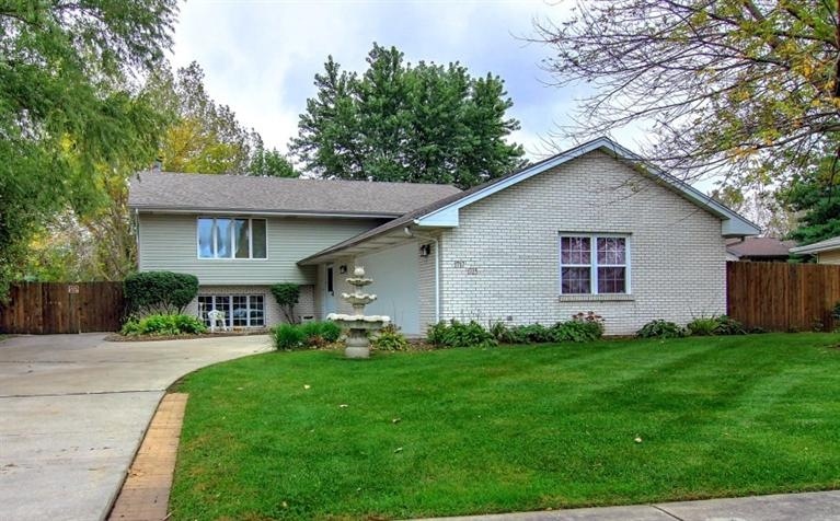 1725 W Ash St, Griffith, IN 46319 - photo 1