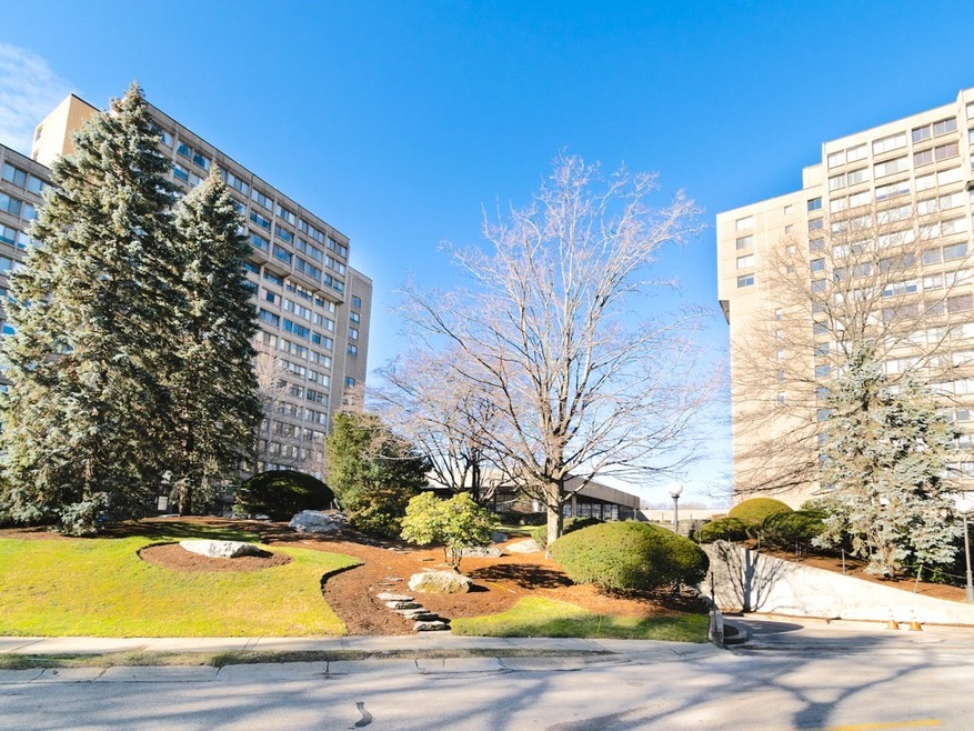 250 Hammond Pond Pkwy unit 405S, Chestnut Hill, MA 02467 - photo 1