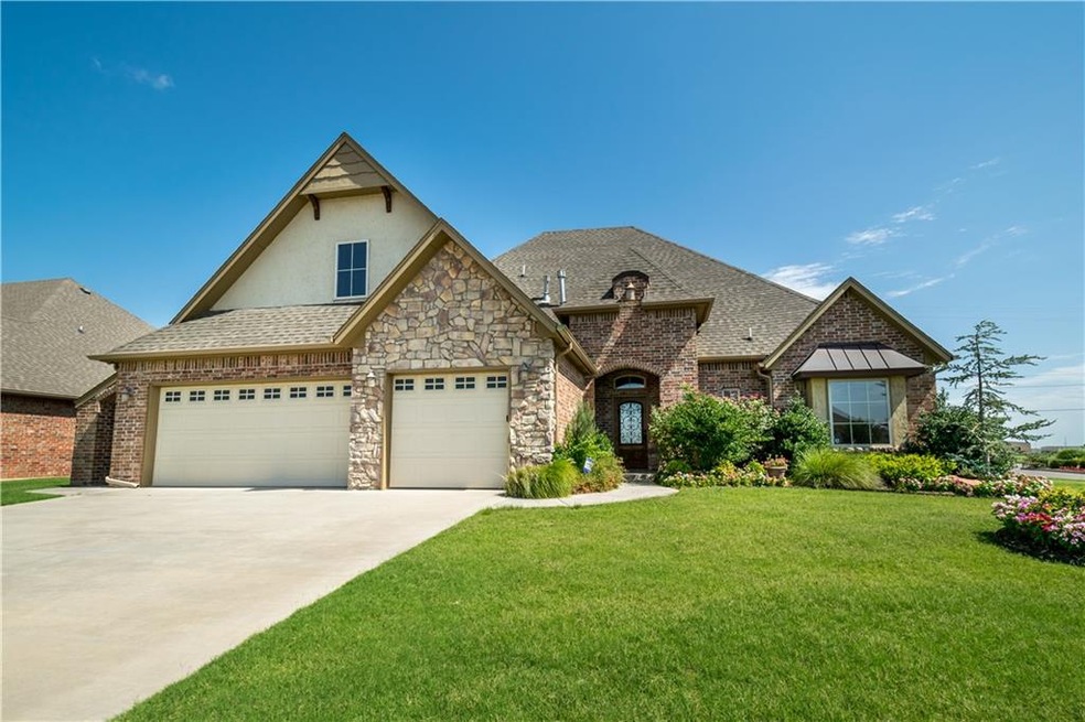 2817 SE 5th St, Moore, OK 73160 - photo 1