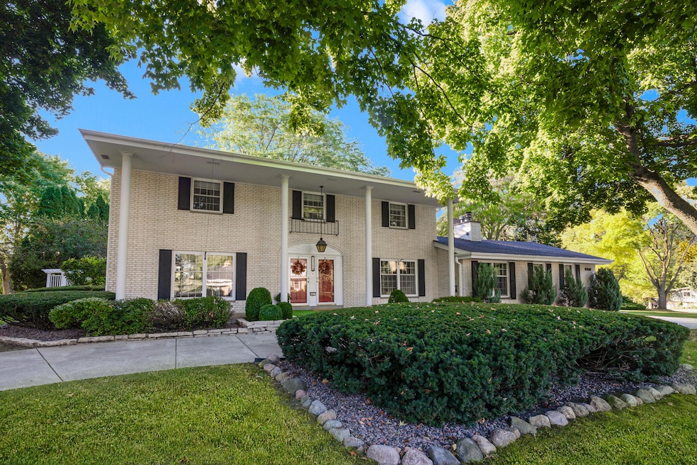 6210 Fisher Ln, Greendale, WI 53129 - photo 1