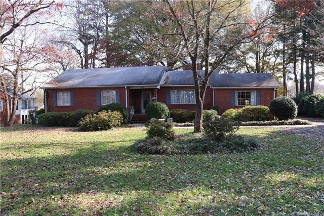 592 Dogwood Rd, Statesville, NC 28677 - photo 1