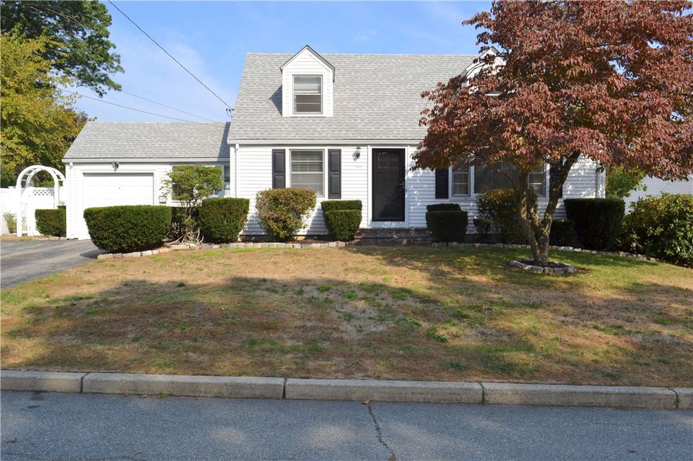 366 Garden City Dr, Cranston, RI 02920 - photo 1