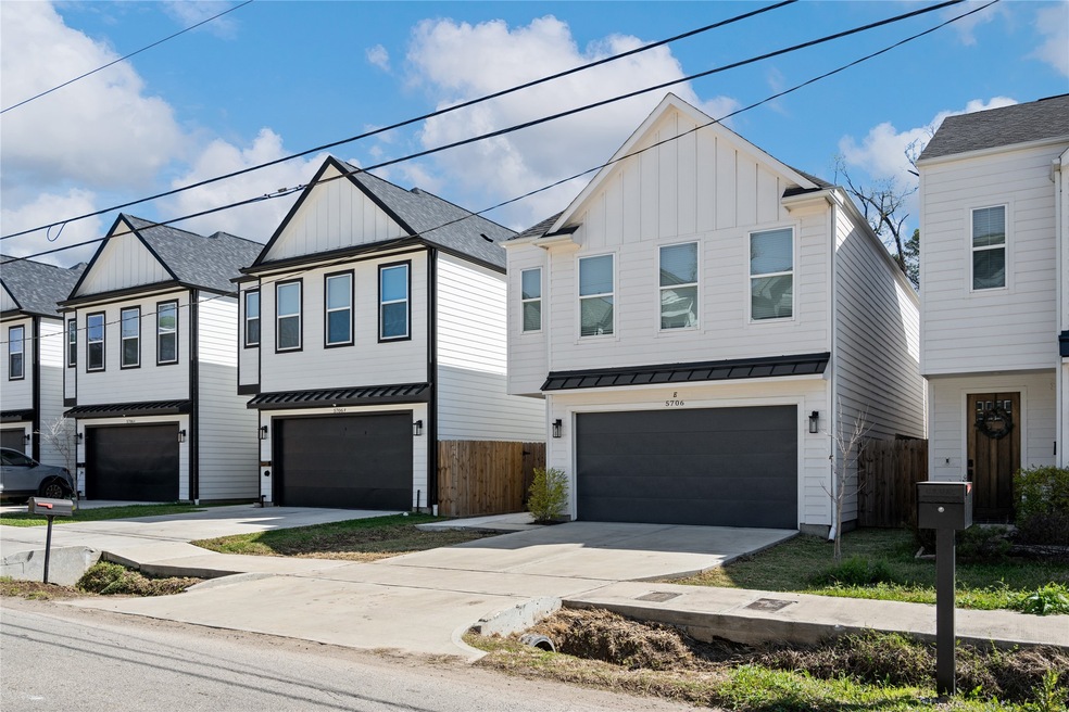 5706 Balbo St unit E, Houston, TX 77091 - photo 1