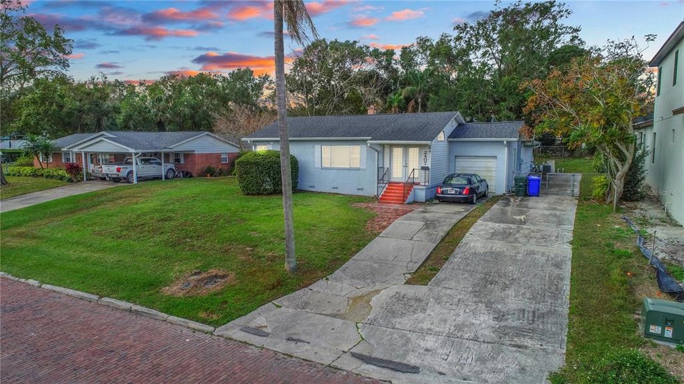 2407 Derbyshire Ave, Lakeland, FL 33803 For Sale