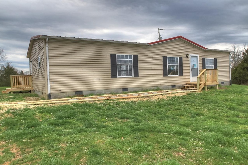 1392 Baxter Ridge Rd, Lawrenceburg, KY 40342 - photo 1