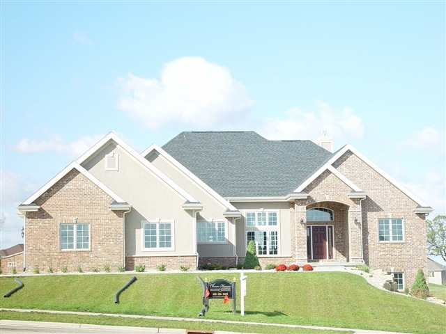 915 Carnoustie Way, Oregon, WI 53575 - photo 1