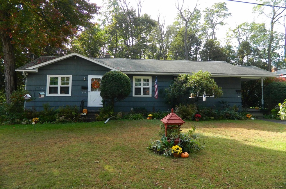 330 Madison Ave unit 332 Madison Av East, Rensselaer, NY 12144 - photo 1