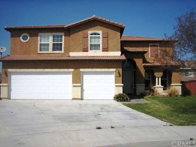 Cul-de-sac location with extra wide drive-way for 