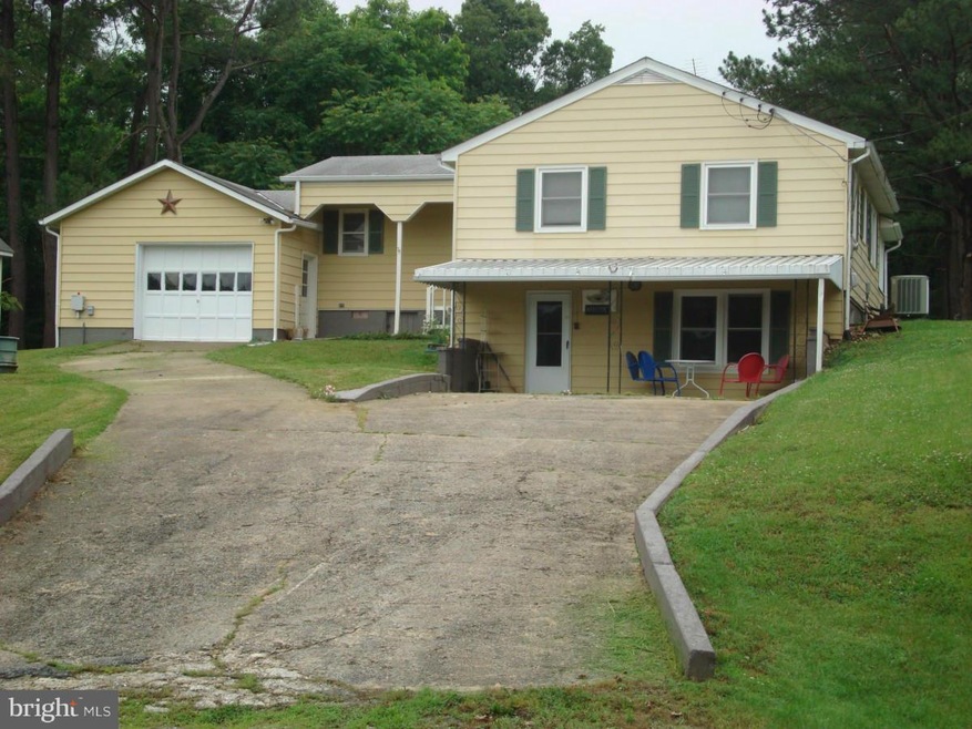 386 Lakeview Cir, Louisa, VA 23093 - photo 1