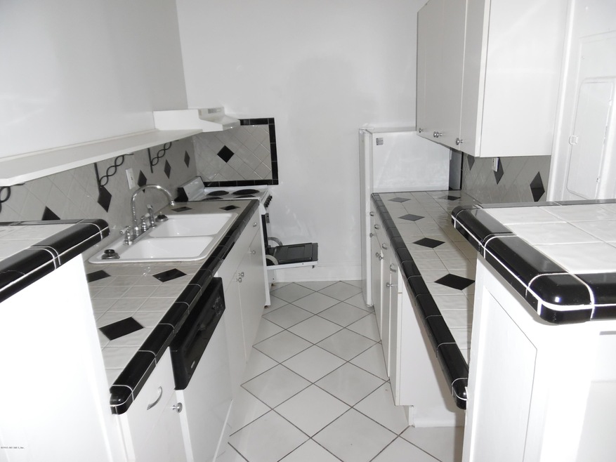 1310 Willow Branch Ave unit 9, Jacksonville, FL 32205 - photo 1