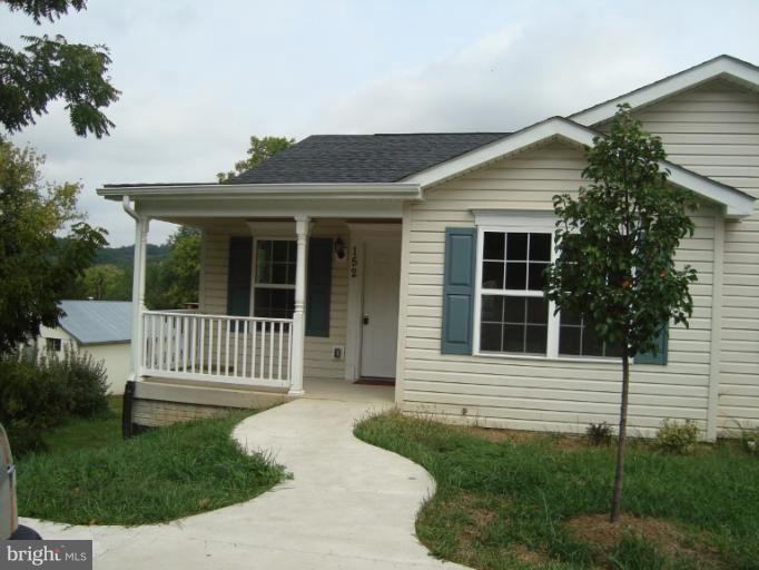 152 W Duck St, Front Royal, VA 22630 - photo 1