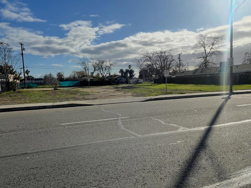 236 E Whitesbridge Ave, Fresno, CA 93706 - photo 1