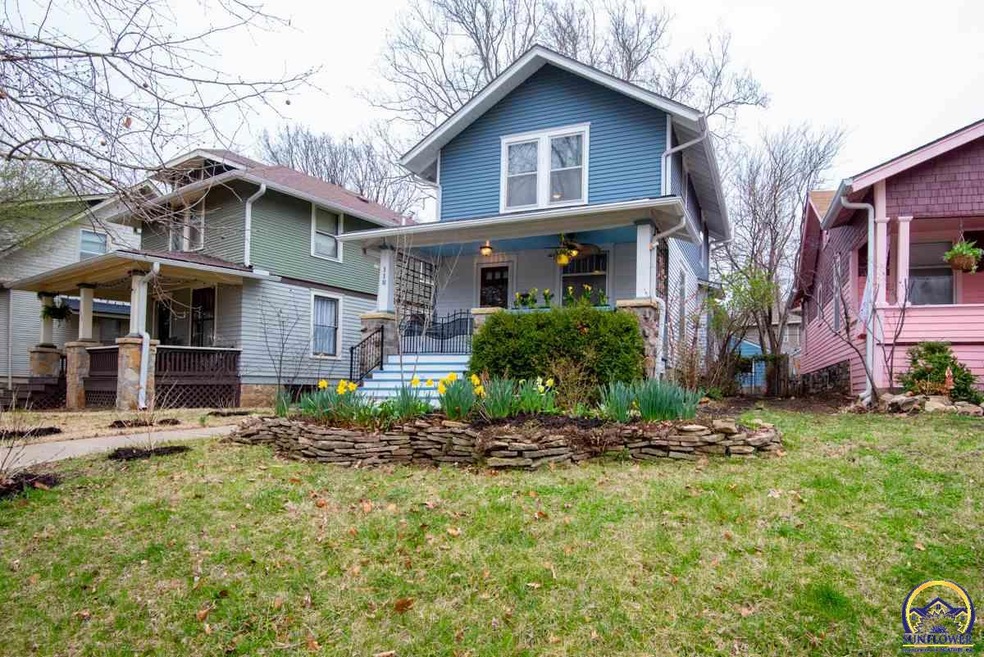 118 SW The Dr, Topeka, KS 66606 - photo 1