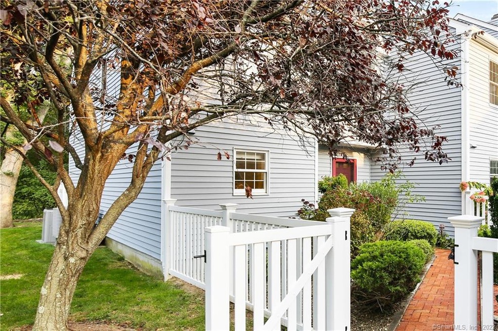 38 Edgewater Commons.  A short Walk to the beach! 