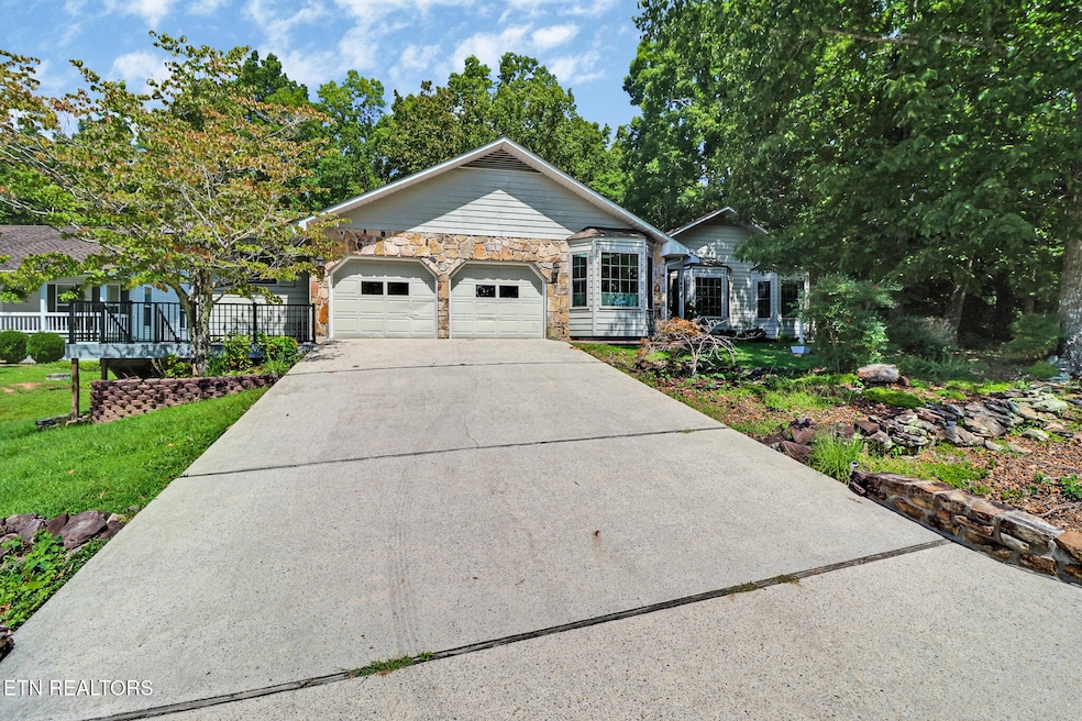 143 Sugarbush Cir, Crossville, TN 38558 - photo 1