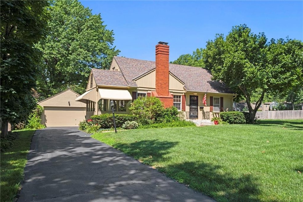 5324 Fairway Rd, Fairway, KS 66205 - photo 1