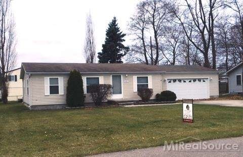 Very clean, neat home ready to move into.