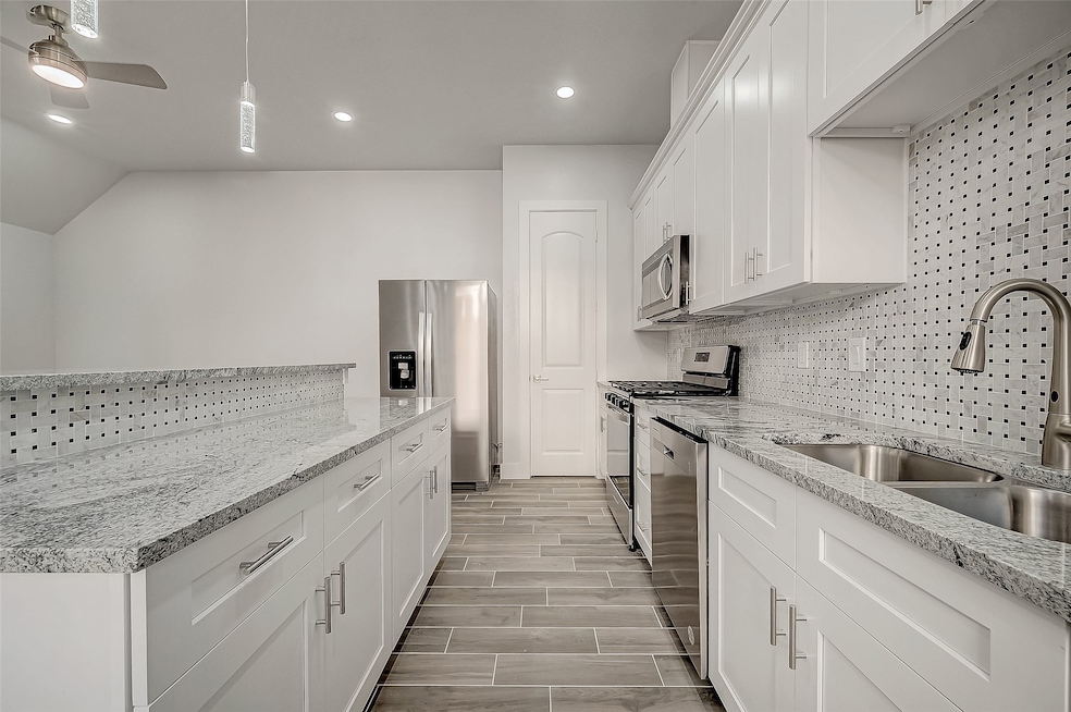 5825 Balbo St unit B, Houston, TX 77091 - photo 1