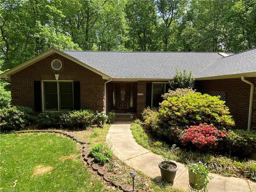 3162 Creekridge Dr, Asheboro, NC 27205 - photo 1