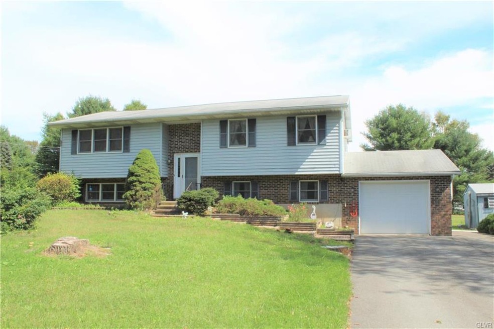 530 Twin Flower Cir, Kunkletown, PA 18058 - photo 1